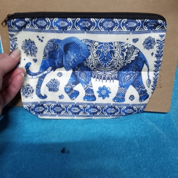 Blue Elephant Print Makeup Pouch - Picture 2 of 3
